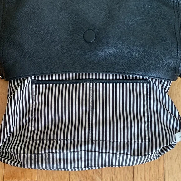 Kate Spade Black Soft Leather Adjustable Strap Crossbody Shoulder Handbag - Picture 9 of 16